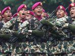 Sejumlah-prajurit-TNI-melakukan-defile-pasukan-usai-upacara-peringatan-HUT-ke-77-TNI.jpg