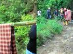 Sejumlah-warga-di-Dusun-Paleleng-pinrang-membawa-jenazah-ke-rumah-duka.jpg