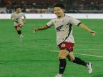 Selebrasi-gelandang-PSM-Makassar-Daisuke-Sakai-usai-mencetak-gol-juu.jpg