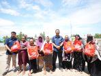 Semen-Tonasa-menyalurkan-sembako-untuk-masyarakat-di-Kabupaten-Pangkep.jpg