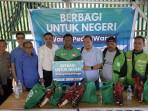 Seremonial-penyerahan-paket-sembako-oleh-SPJM.jpg