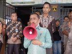 Suasana-aksi-unjuk-rasa-Himpunan-Mahasiswa-Islam-HMI-Cabang-Sinjai-di-Kantor-Bupati-Sinja.jpg