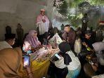 Suasana-doa-bersama-saat-ziarah-di-dalam-Makam-Lokkoe-Rabu-2212025.jpg