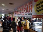 Suasana-donor-darah-di-Lt-4-Foodcourt-122211.jpg