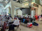 Suasana-kedatangan-jemaah-haji-kloter-30-asal-Provinsi-Maluku.jpg