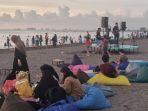Suasana-keramaian-Pantai-Indah-Bosowa-Jl-Metro-Tanjung-Bunga.jpg