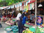 Suasana-penjual-bahan-sembako-di-Pasar-Sentral-Sinjai-2732025.jpg