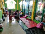 Suasana-posko-pengungsian-banjir-di-Masjid-Jabal-Nur-123455.jpg