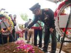 Suasana-proses-pemakaman-Lettu-Inf-Anumerta-Fauzy-Ahmad.jpg