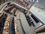Suasana-ruang-paripurna-DPRD-Luwu-Timur-Sula.jpg