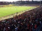 Suporter-PSM-Makassar-saat-menyaksikan-laga-PSM-Makassar.jpg