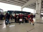 Supporter-GuePSM-menyambut-kedatangan-skuad-Pasukan-Ramang-di-Jakarta.jpg