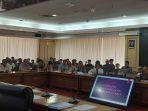 TOLAK-TAMBANG-Suasana-Rapat-Dengar-Pendapat-RDP-di-Gedung-DPRD-Sulsel.jpg