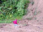 Tanah-longsor-di-poros-Desa-Barambang.jpg
