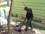 Tangkapan-layar-video-pria-dewasa-pukul-anak-kecil-293202333.jpg
