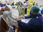 Tenaga-medis-melayani-warga-yang-mengikuti-vaksinasi-booster-di-Kantor-Bank-Indonesia-BI.jpg<pf>Tenaga-medis-melayani-warga-yang-mengikuti-vaksinasi-booster-di-Kantor-Bank-Indonesia.jpg<pf>Tenaga-medis-melayani-warga-yang-mengikuti-vaksinasi-booster-di-Kantor-Bank-Indonesia1.jpg