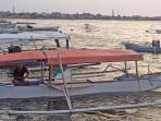 Terlihat-salah-seorang-nelayan-di-Pesisir-Lakessi.jpg