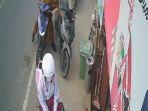 Terungkap-identitas-pria-berseragam-PNS-curi-HP-siswi-SMA-di-dasbor-motor.jpg