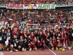 Timnas-Indonesia-merayakan-keberhasilan-lolos-Piala-Asia.jpg