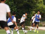 Timnas-U17-Indonesia-latihan-di-lapangan-ABC-Senayan.jpg