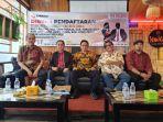 Timsel-Bawaslu-Sulsel-IV-saat-sosialisasi-di-Kafe-Koka-Rantepao-Toraja-Utara-Rabu-2452023.jpg