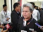Todung-Mulya-Lubis-dalam-acara-bimbingan-teknis-p-213211.jpg