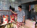 Toko-kelontong-jadi-sasaran-pencurian-beras9.jpg