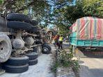 Truk-terbalik-menyebabkan-kemacetan-di-Maros.jpg