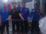 Ular Kobra 1,6 Meter Keluar Dari Toilet Rumah Warga Sidrap, Beruntung Ada Damkar