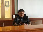 Wakil-Rektor-II-Unismuh-Makassar-Prof-Andi-Sukri-Syamsuri-memimpin-rapat-PMB-2023.jpg