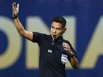 Wasit-VAR-Sivakorn-Pu-Udom-asal-Thailand-3.jpg