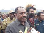 Willem-Wandik-mantan-Bupati-Puncak-berpeluang-menjadi-gubernur-pertama-Papua-Tengah.jpg