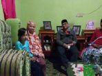 Zalsabila-Nadhifa-penderita-jantung-bocor-bersama-keluarganya-Desa-Balangpesoang-Bulukumba.jpg
