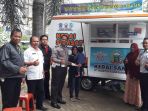 a-cara-unik-untuk-menarik-perhatian-waji_20170524_121416.jpg