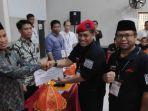 ada-apa-kpu-maros-langsung-kembalikan-berkas-perseorangan-ke-pasangan-duo-muhammad.jpg