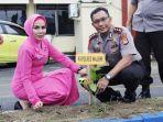 akbp-irawan-banuaji-menanam-pohon-di-halaman-mapolres.jpg