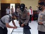 akbp-muhammad-islam-amrullah-memimpin-sertijab-di-aula-sandi-mapolres-wajo.jpg