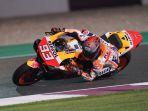 aksi-pembalap-repsol-honda-marc-marquez-sabtu-2222020.jpg