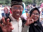 amir-hamzah-bersama-istrinya_20180321_172323.jpg