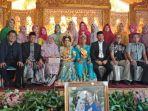 amran-mahmud-dan-amran-mengahdiri-pernikahan-anak-koleganya.jpg
