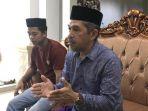 andi-haris-ishak-kanan-bersama-menantunya-irsan-adi-musbar-kiri-1482020.jpg