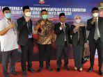 andi-iwan-darmawan-aras-bersama-anggota-fraksi-gerindra-dprd-kota-makassar.jpg
