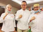 andi-nirawati-lutfi-hanafi-anir-lutfi-menerima-formulir-model-b1-kwk-dpp-partai-gerindra.jpg