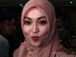 angelina-sondakh-bebas-dari-penjara-apa-itu-cmb-atau-cuti-menjelang-bebas-yang-diterima-angie.jpg