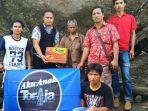 anggota-komunitas-aku-anak-toraja-aat-mengunjungi-tempat-tinggal-ambe-domen.jpg
