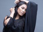 anggun-c-sasmi-kini-sudah-memamerkan-wajah-sang-putrinya-kirana.jpg
