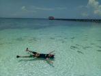arfan-hamka-menikmati-keindahan-pulau-tinabo-selayar.jpg