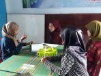 arga-maros-mengambil-dan-mengisi-formulir-pendaf.jpg