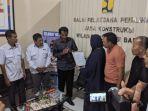 asosiasi-kontraktor-lokal-sulbar-serahkan-surat-penolakan-ke-bp2jk-provinsi-sulbar.jpg