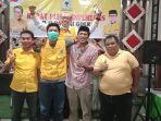 asri-jaya-mengenakan-masker-foto-bersama-dengan-pengurus-dpd-ii-golkar-bulukumba.jpg